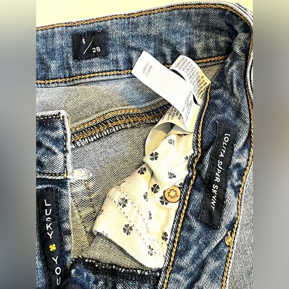 Lucky Brand Lolita Super Skinny Light Blue Slightly Distressed Jeans Size 6 - Picture 10 of 16